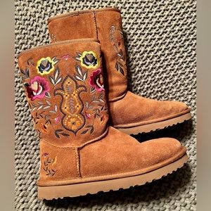 UGG Women Boots  /  Brown Embroidered Floral Suede  /  Size 10